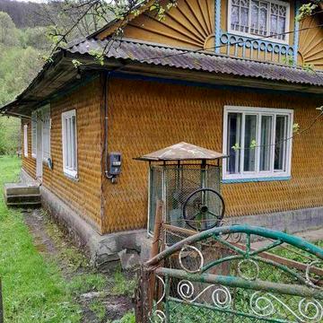 Продається будинок у смт. Міжгірʼя. Лозянський
