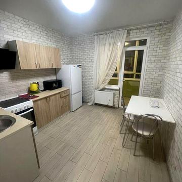 Сдам однокомнатную Таирова Небесной Сотни