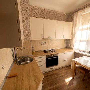 Продам велику к-ру 72 м² біля Слов’янського ринку (ЖД та Авто вокзали)