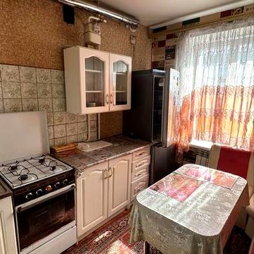 Здам 2к квартиру в центрі 3й поверх, газ колонка, тваринки обговорюють