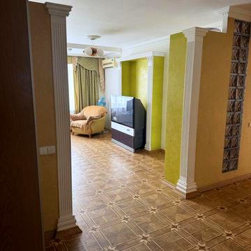 Оренда 3-к квартири на вул. Білецька ОЗЕРО