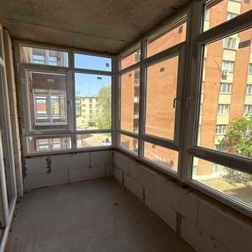 Новобудова в центрі міста, 71 кв/м, 2 кімнати, цегляний будинок, котел