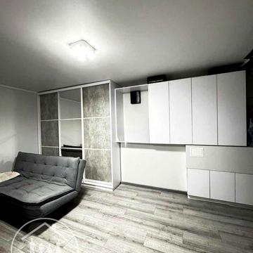 Оренда 2-х кім квартири з ремонтом в центрі і паркомісцем