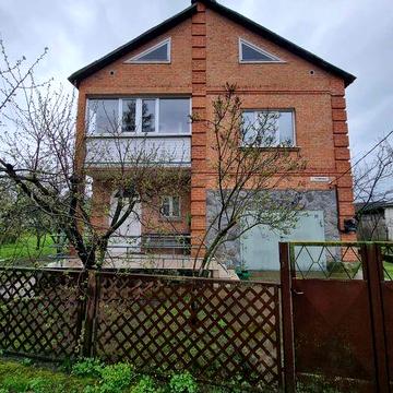 Двоповерховий цегляний будинок/ Лісок / код 3590