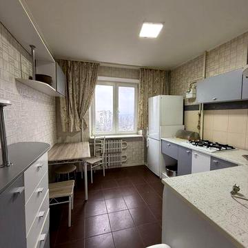 Двокімнатна на Південно-Кільцевій