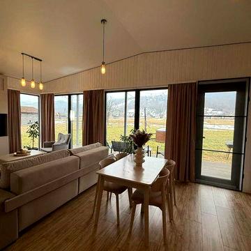 Будинок з видом на гори в с. Шешори, 2 спальні, ділянка 11.5 соток