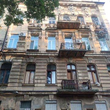 Продаж просторої квартири на Маразліївській вул парк Шевченко