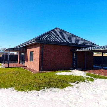 Готовий будинок з УКРИТТЯМ в затишній локації.