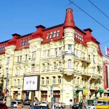 Трикімнатна квартира в неймовірному будинку в самому центрі Києва