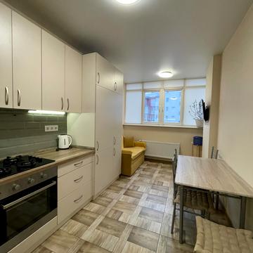 Єдності вул., 4