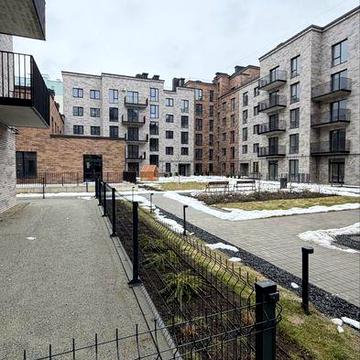 Простора 2-кімнатна 73 м² з власним патіо, та з своїм рідним комюніті ЖК Wawel