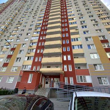 Сдается 1-но комнатная кв. Гмыри Бориса 14-Б. Инвертор на лифт и воду.