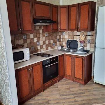 Обухівська ,137; метро Академгородок , однокімнатна кВ -студія 32м2