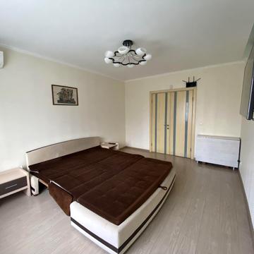 Ревуцького вул., 19/1