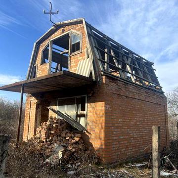 Продам ділянку! Є будинок!