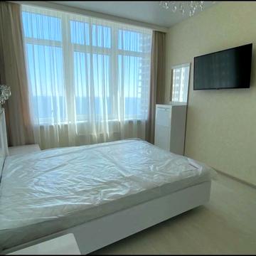 Валерія Самофалова вул. (Каманіна), 16б