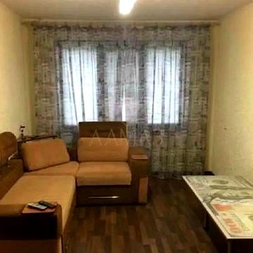 Продам двокімнатну квартиру на Дніпровській набережній