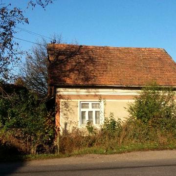 Будинок у смт Тересва, 18 соток, 2 заїзди — продаж або оренда