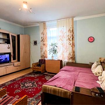 Продається простора 2- кім квартира у м. Бориславі