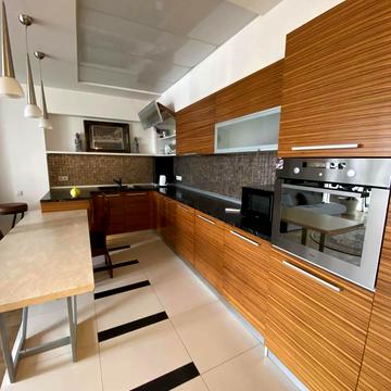 Олександра Поля просп. (Кірова), 16