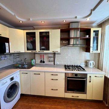 Оренда 3к. квартири на вул. Набережна Перемоги, буд. 96