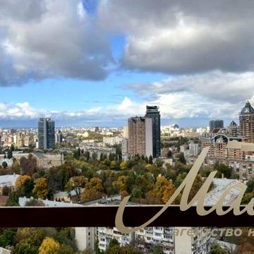 Двоповерхова 3к 137м² у Maxima Residence. Печерськ, 25 поверх, вид