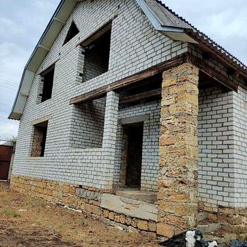 Продам недостроенный дом, Беляевка, центр, все коммуникации