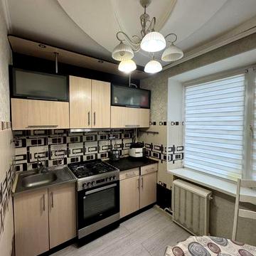 Сдам трехкомнатную квартиру на Гагарина с мебелью и техникой!!