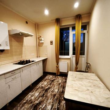 Оренда квартири в центрі,поряд школа та парк.