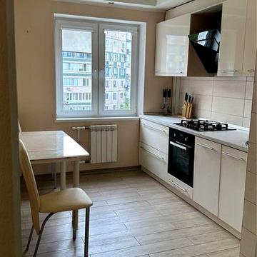 Квартира з ремонтом та новою технікою Сонячний 33