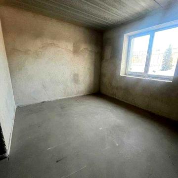 Простора однокімнатна поблизу Бучанського парку 27500$