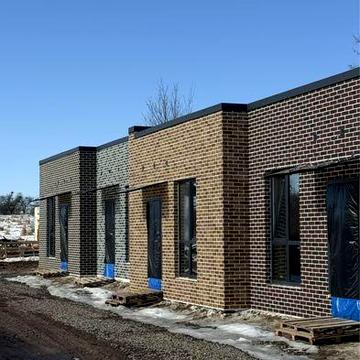 Одноповерховий таунхаус - 56 м2, дві кімнати. Окремий двір.