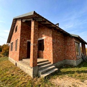 Продається житловий будинок біля м.Моршин