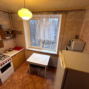 Сдам 2 комнатную квартиру, м. Студенческая, 2 дом от метро