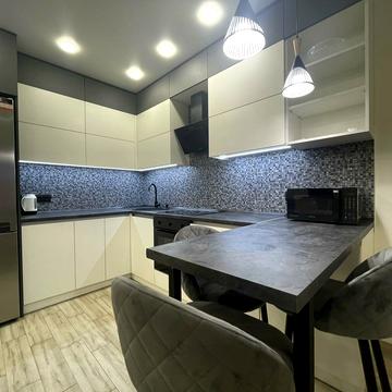 Набережна Перемоги вул., 112-Д