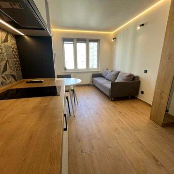 1 кім, ЖК Новомостицко-Замковецкий, вул С. Данченка 28 Б