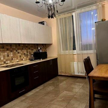 Оренда ВЕЛИКОЇ 1к квартири з Балконом.