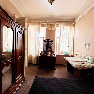 Продам 3 комнатную квартиру 90м2 Бельгийка Центр Балкон (парко место).