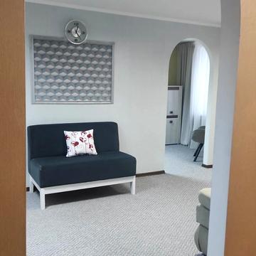 Олександра Поля просп. (Кірова), 127