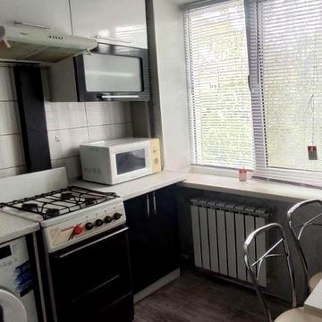 Р-н Фурманова поруч зупинка