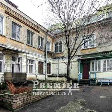 Продам 2 ком. квартиру рядом с парком Шевченко. 67 кв. м