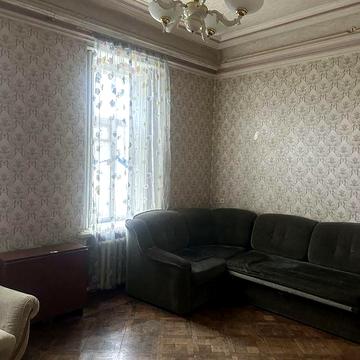 Продам 2 квартиры в одном доме в центре