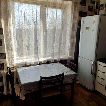 Продаю однокомнатную квартиру, Тополь-3,Запорожское Шоссе,80.