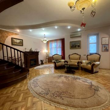 Дмитра Багалія вул. (Пожарського), 4