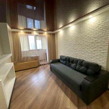 Срочно продам 2к кв. Героев Труда, 522 м/р-н