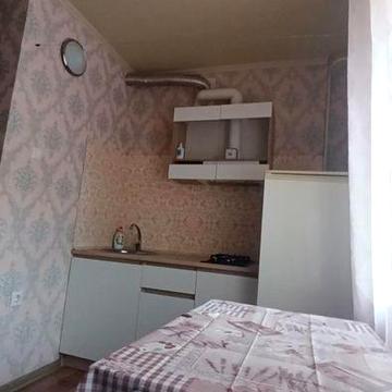 Оренда 1-кімнатної малогабаритної квартири в м-ні Алмазний