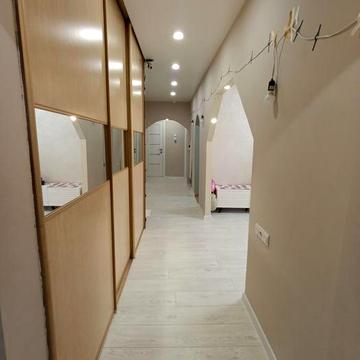 Продаж трикімнатної квартира поблизу ТЦ Подоляни