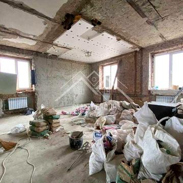 Простора 3к сталінка (Визволення, Пушкіна)