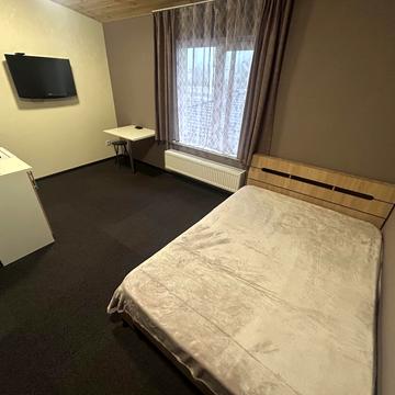 Сергія Колоса вул. (Леніна), 2е