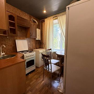 Університетський просп. (Гагаріна), 3